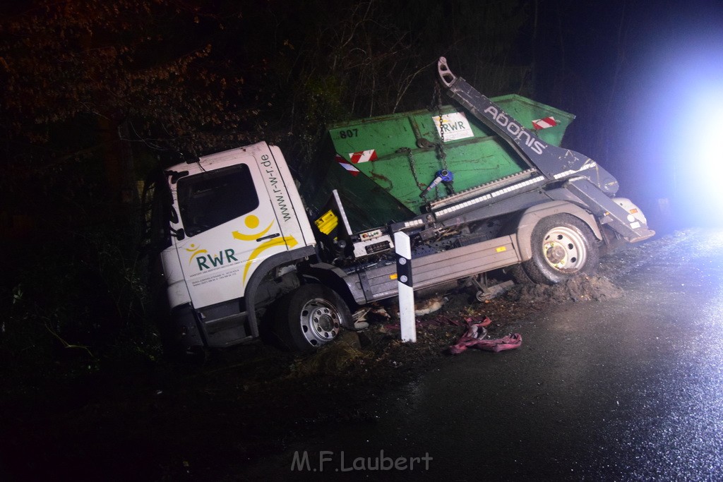 Container LKW umgestuerzt Koeln Brueck Bruecker- Dellbruecker Mauspfad P192.JPG - Miklos Laubert